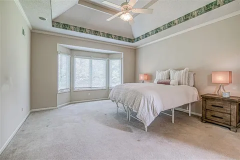 $569,000 | 2704 West 137th Place, Leawood, KS 66224