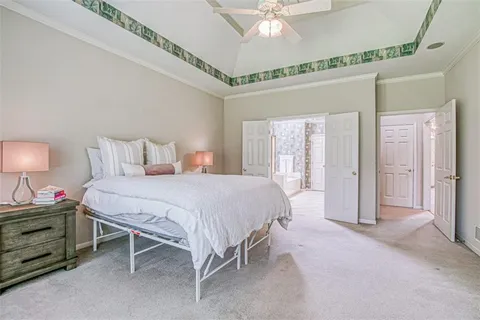 $569,000 | 2704 West 137th Place, Leawood, KS 66224