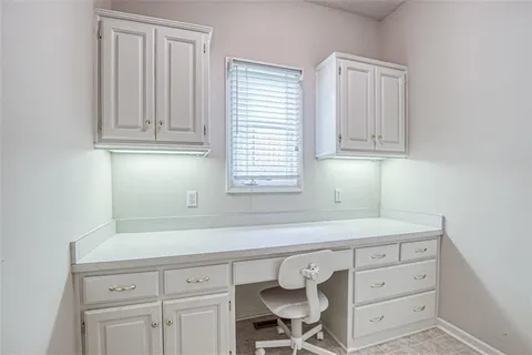 $569,000 | 2704 West 137th Place, Leawood, KS 66224