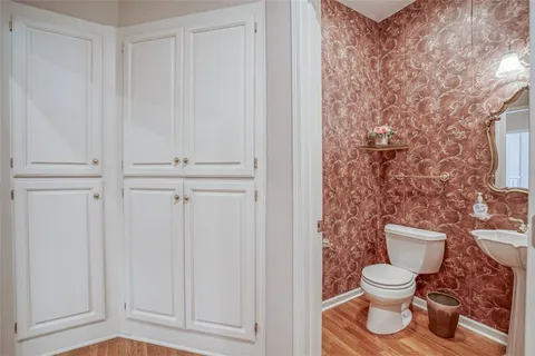 $569,000 | 2704 West 137th Place, Leawood, KS 66224