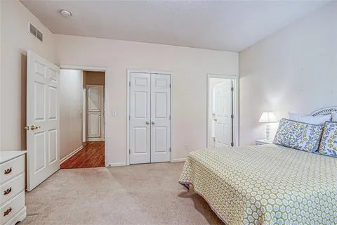 $569,000 | 2704 West 137th Place, Leawood, KS 66224