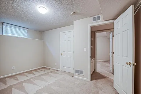 $569,000 | 2704 West 137th Place, Leawood, KS 66224