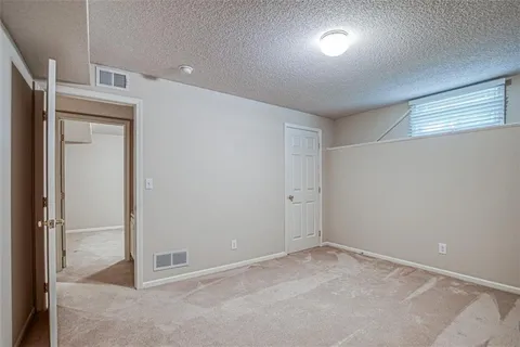 $569,000 | 2704 West 137th Place, Leawood, KS 66224