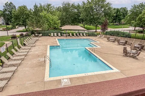 $569,000 | 2704 West 137th Place, Leawood, KS 66224