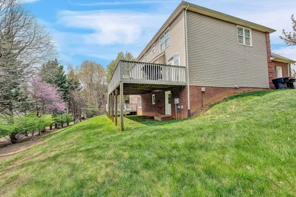 $625,000 | 1935 Springmill Road, Salem, VA 24153