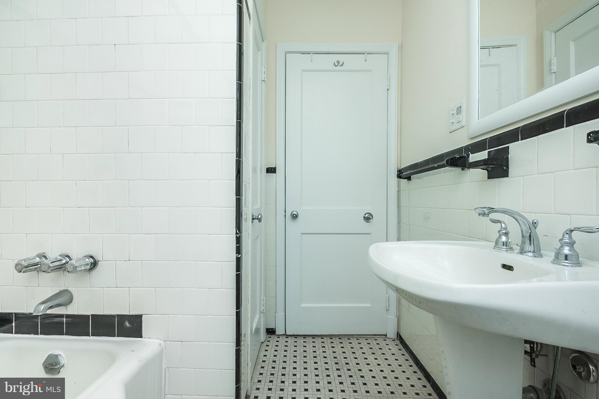 306 Stanmore Road Baltimore, MD 21212 - Photo 13 of 30 Bath