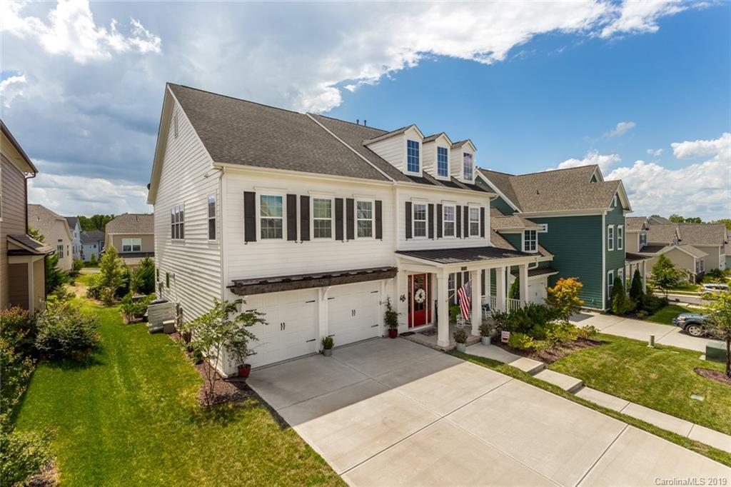5231 Meadowcroft Way Fort Mill, SC 29708 - Photo 2 of 40 a front view of a house with a yard