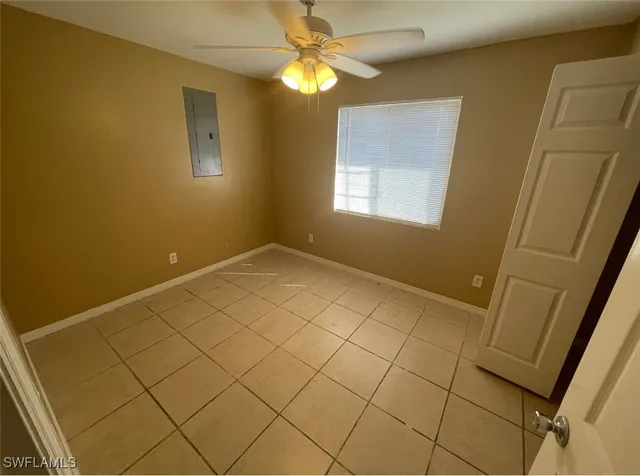a view of empty room with window
