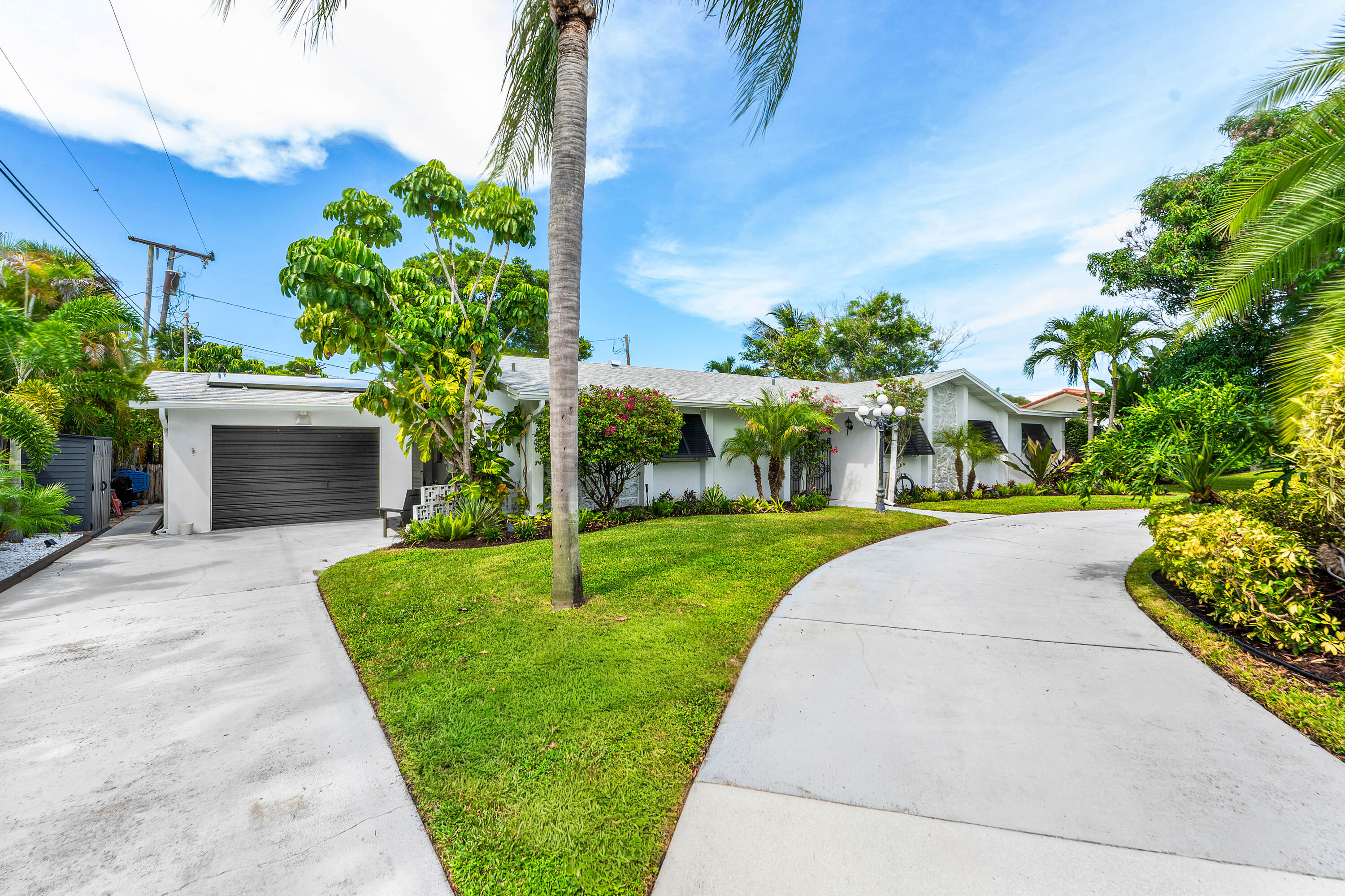 317 Daly Road Tequesta, FL 33469 - Photo 7 of 33 002-317DalyRoad-Jupiter-FL-33469-FULL