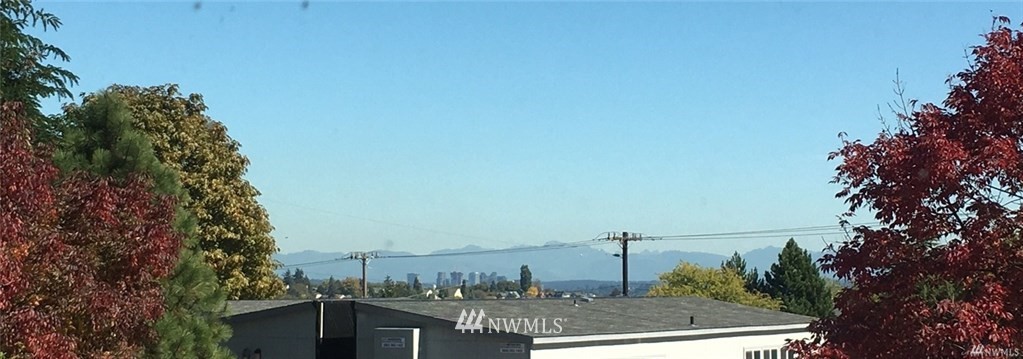 2515 16th Avenue South Seattle, WA 98144 - Photo 3 of 18 a view of a city