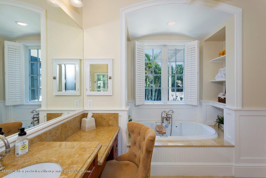 1011 Tamarind Road Delray Beach, FL 33483 - Photo 15 of 25 MASTER_BATH