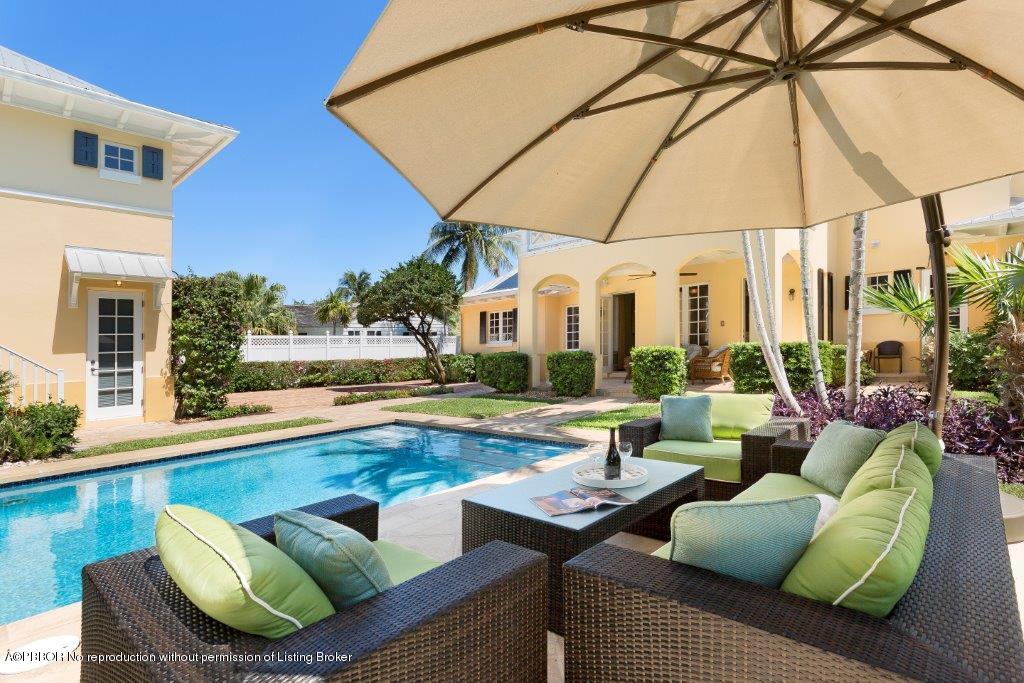 1011 Tamarind Road Delray Beach, FL 33483 - Photo 18 of 25 POOL_SEATING