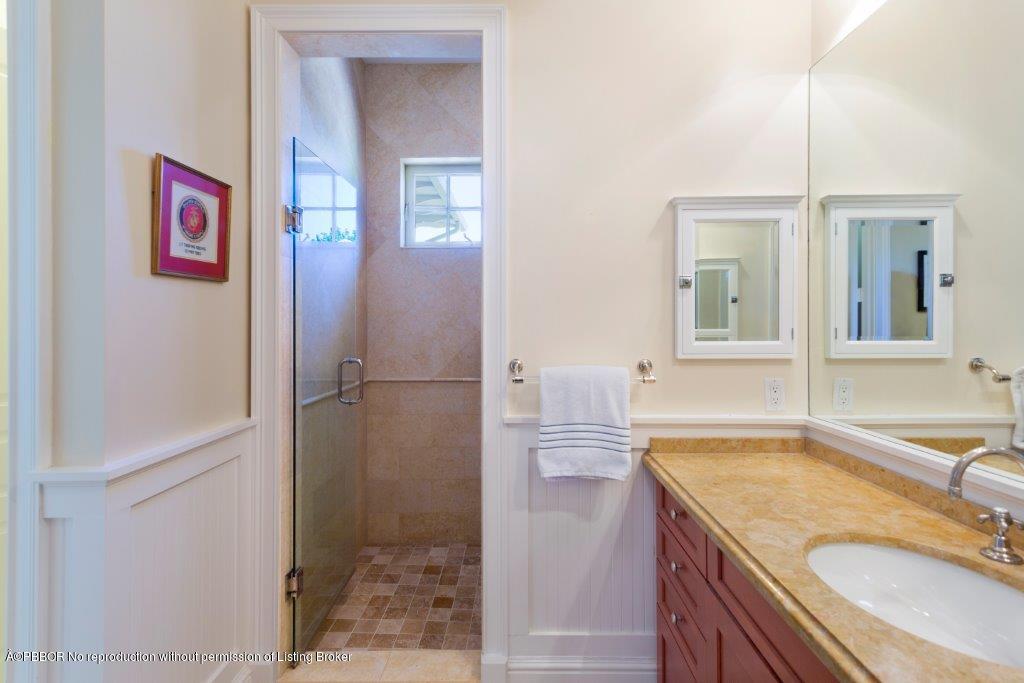 1011 Tamarind Road Delray Beach, FL 33483 - Photo 25 of 25 GUEST_BATH