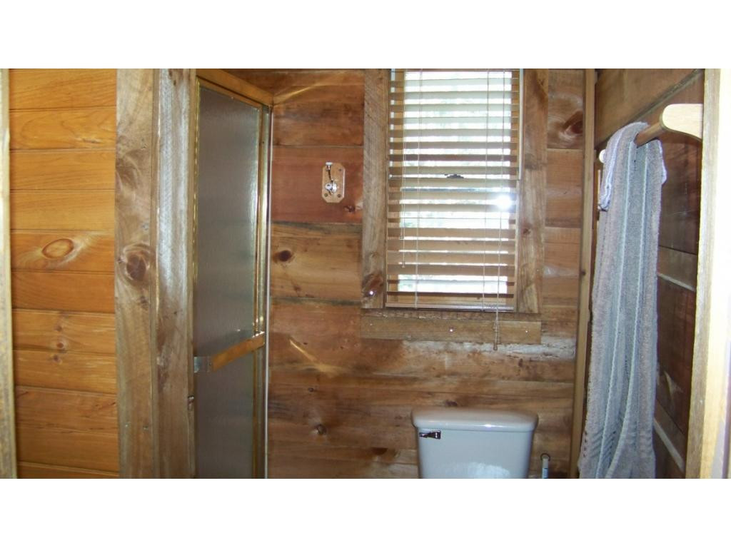 6070 Sink Valley Road Butler, TN 37640 - Photo 19 of 34 BATHROOM