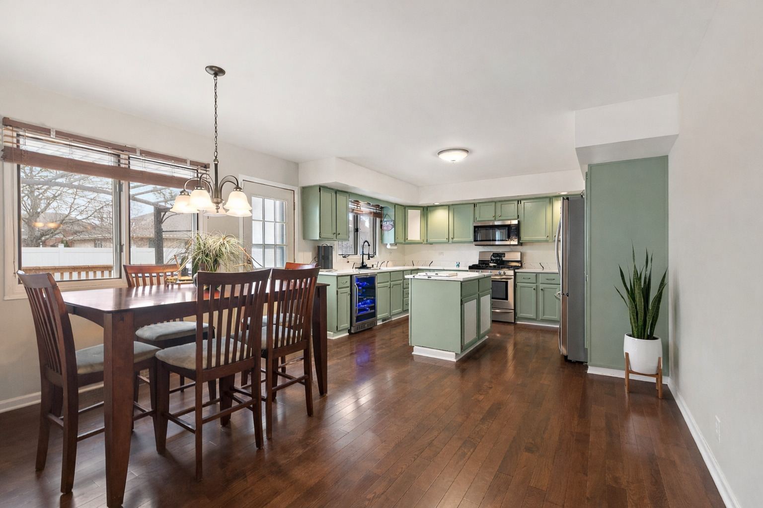 18311 Holland Road Lansing, IL 60438 - Photo 7 of 26