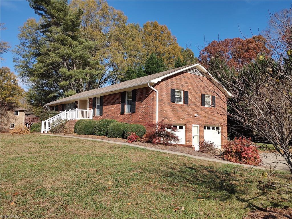 565 Drumheller Road Clemmons, NC 27012 - Photo 2 of 27 Gallery Image 2