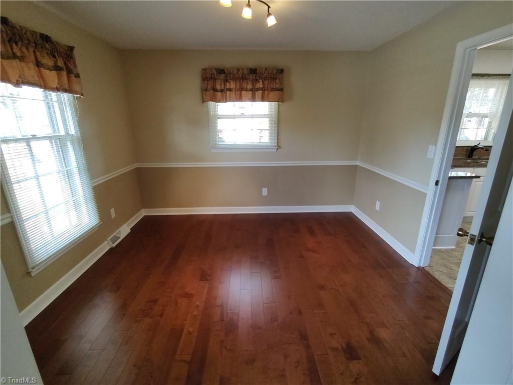 565 Drumheller Road Clemmons, NC 27012 - Photo 9 of 27 Dining Room