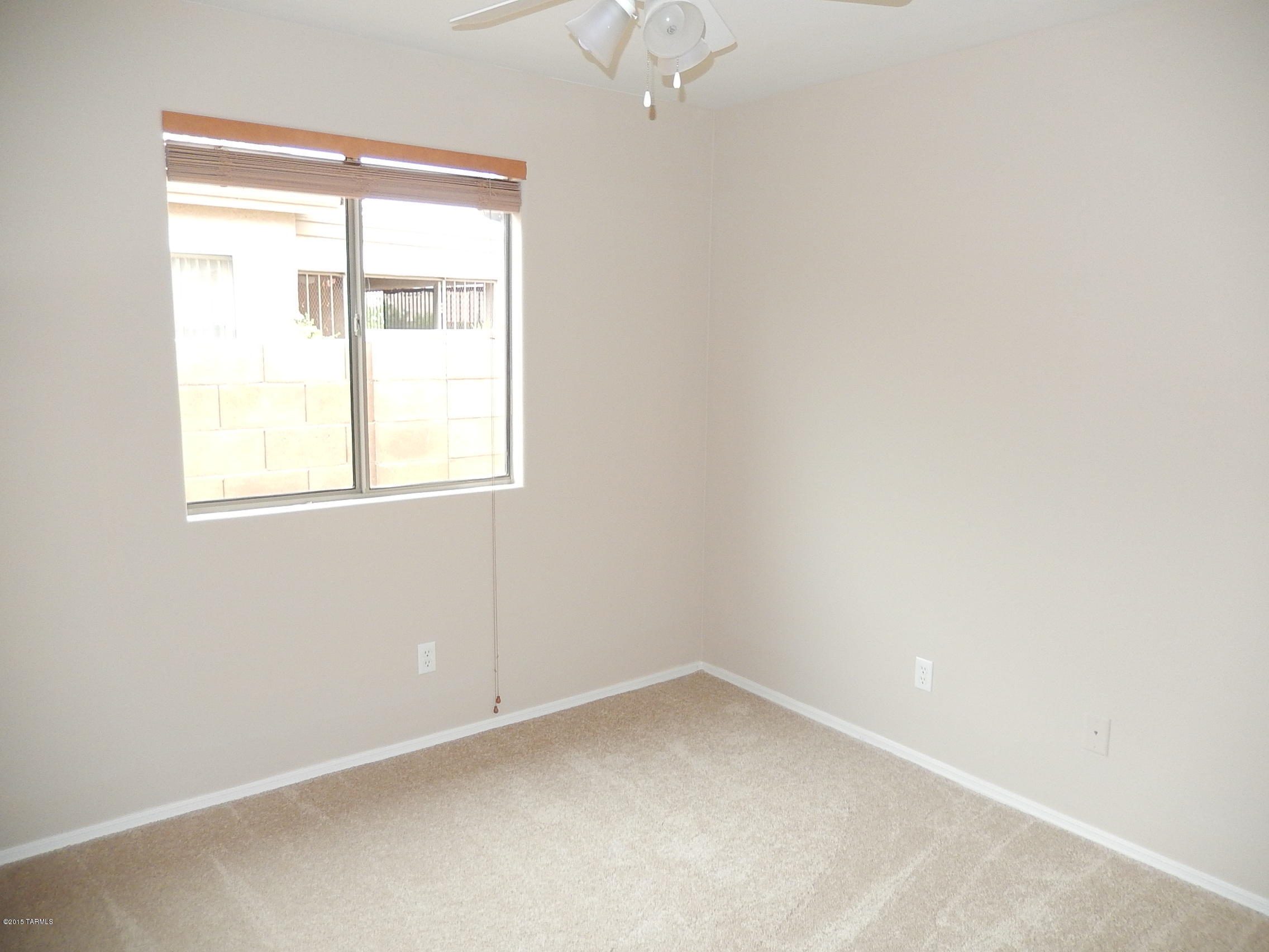 8373 East Sarnoff Ridge Loop Tucson, AZ 85710 - Photo 5 of 14