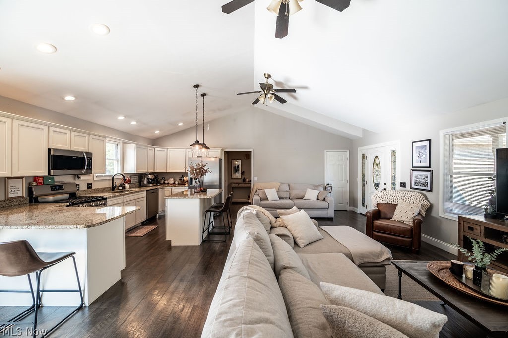 2891 Waterford Road Marietta, OH 45750 - Photo 4 of 30