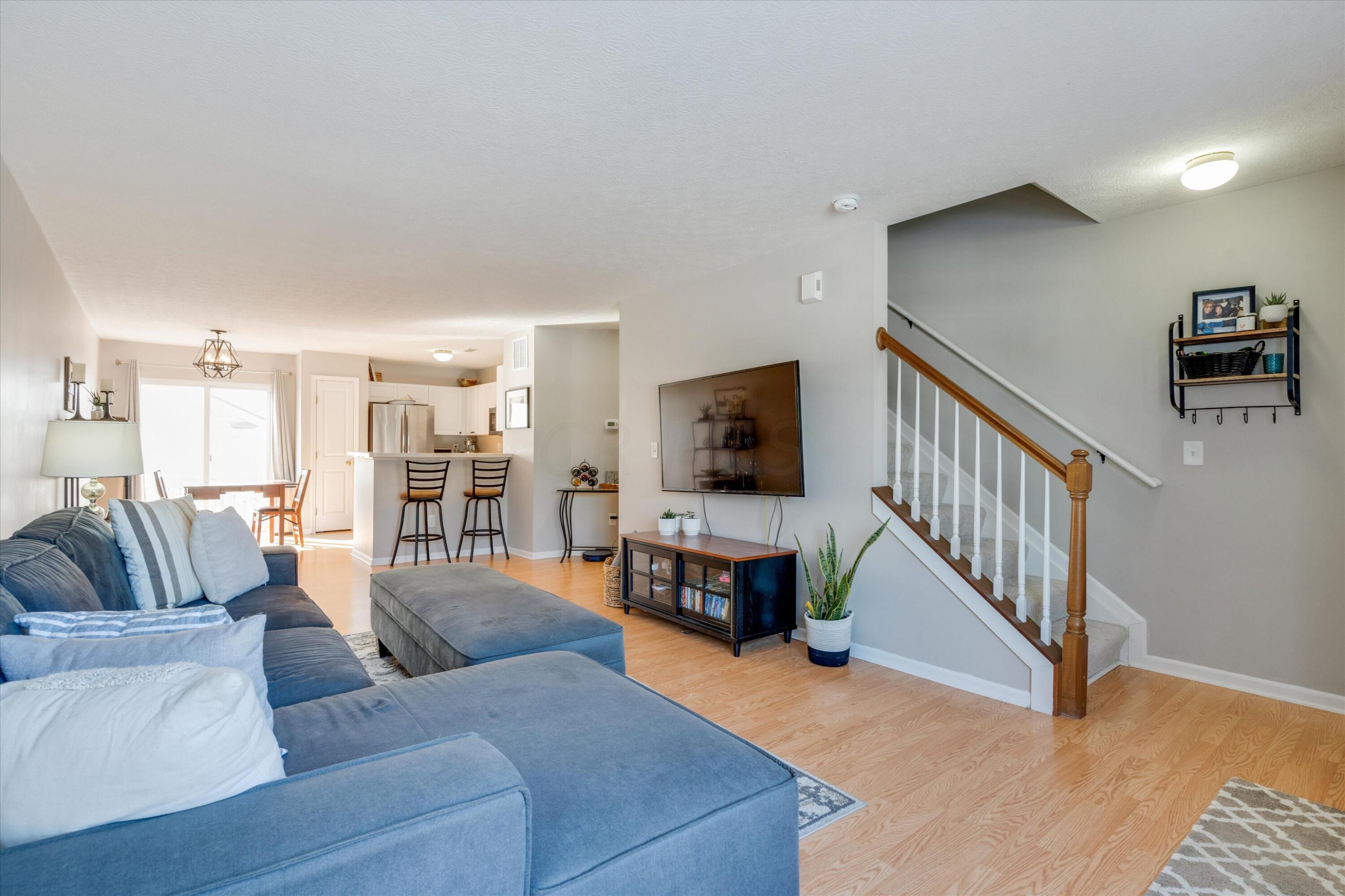 623 Lazelle Road Westerville, OH 43081 - Photo 4 of 16 06-dsc05781-dsc05783
