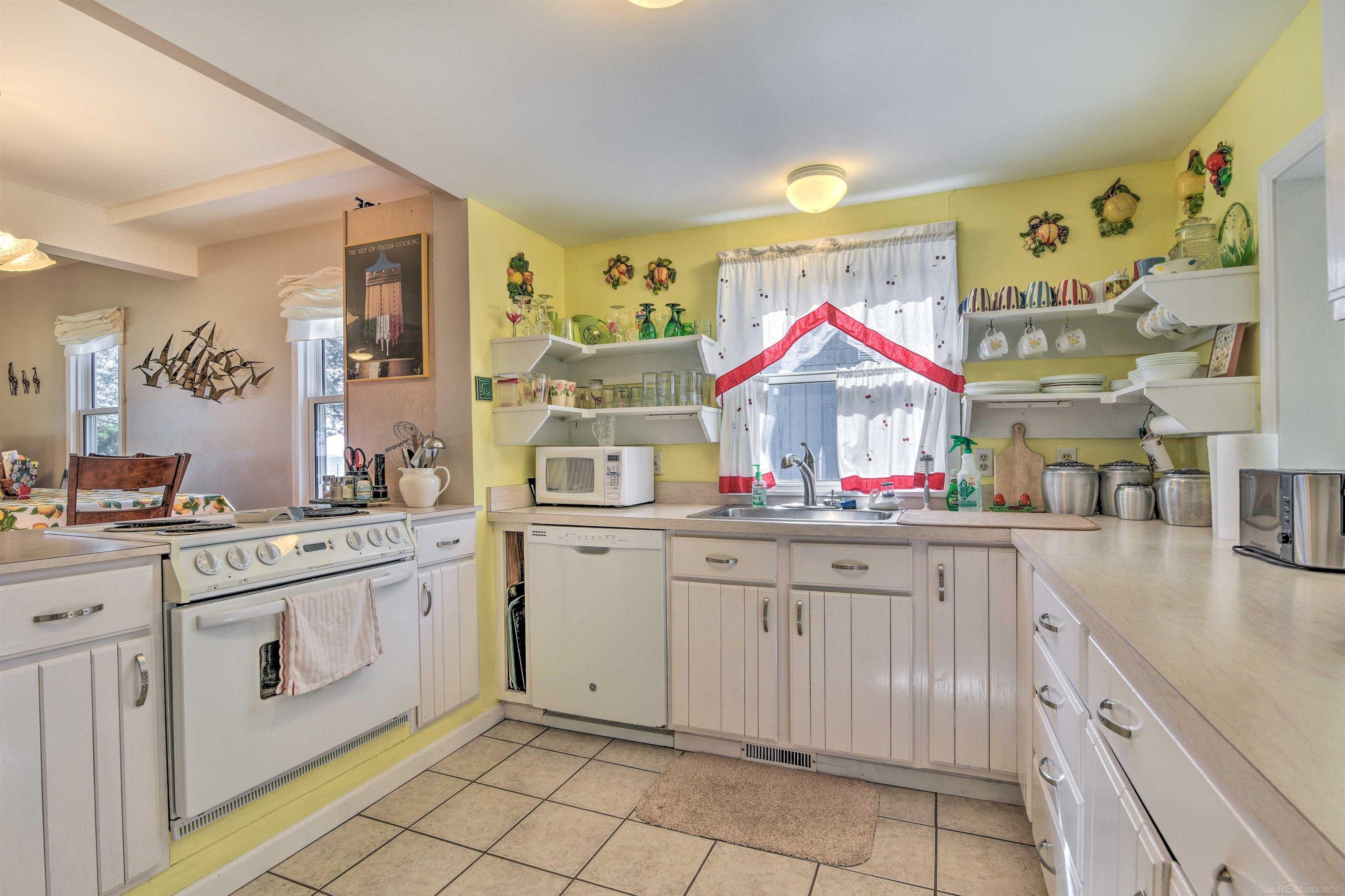 3699 Lakeshore Road Lexington, MI 48450 - Photo 11 of 46