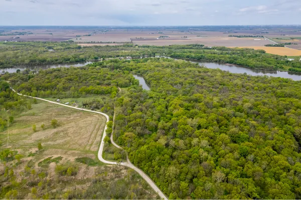 $412,000 | 1408 Cedarview Drive, Muscatine, IA 52761