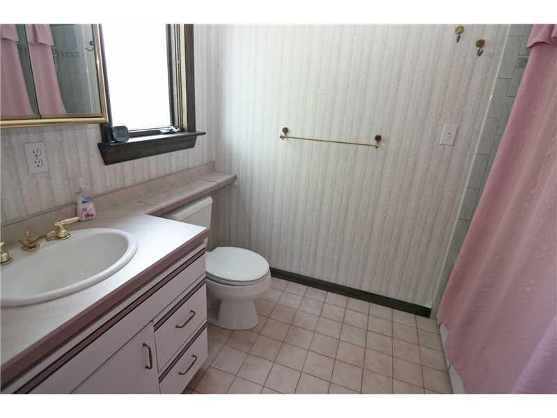 190 Delaware Trail Venetia, PA 15367 - Photo 16 of 25 Master Bath/Spa.