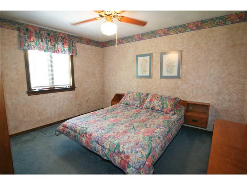 190 Delaware Trail Venetia, PA 15367 - Photo 17 of 25 Bedroom.