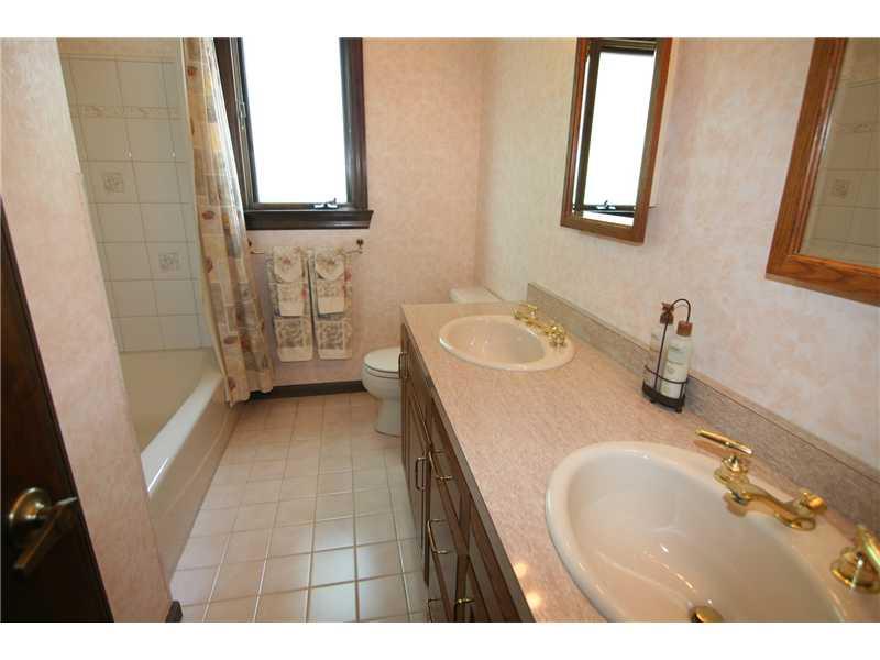 190 Delaware Trail Venetia, PA 15367 - Photo 19 of 25 Full Bath.