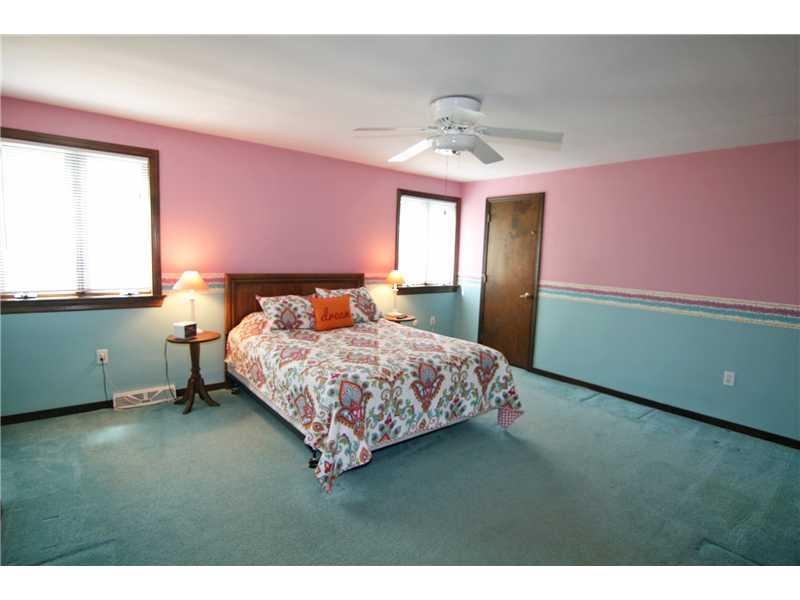 190 Delaware Trail Venetia, PA 15367 - Photo 20 of 25 Bedroom.