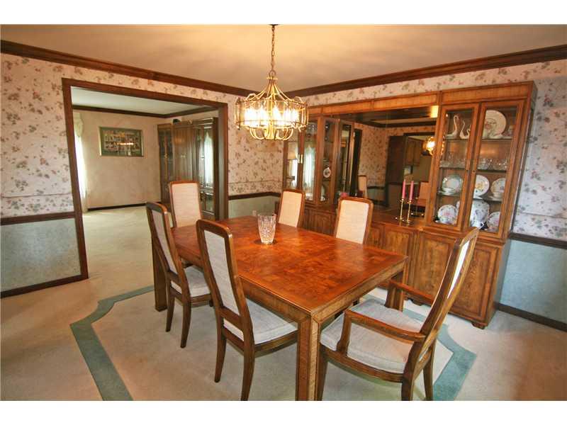 190 Delaware Trail Venetia, PA 15367 - Photo 5 of 25 Dining Room.