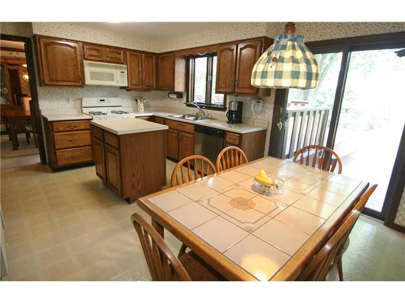 190 Delaware Trail Venetia, PA 15367 - Photo 6 of 25 Kitchen.
