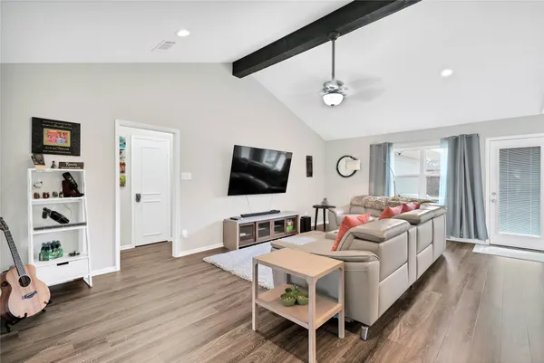$2,850 | 143 Bluebonnet Street, Sugar Land, TX 77478