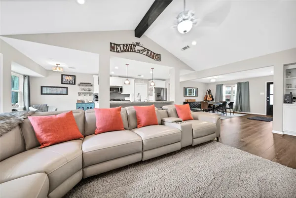 $2,850 | 143 Bluebonnet Street, Sugar Land, TX 77478