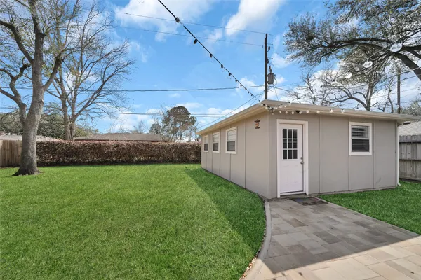$2,850 | 143 Bluebonnet Street, Sugar Land, TX 77478