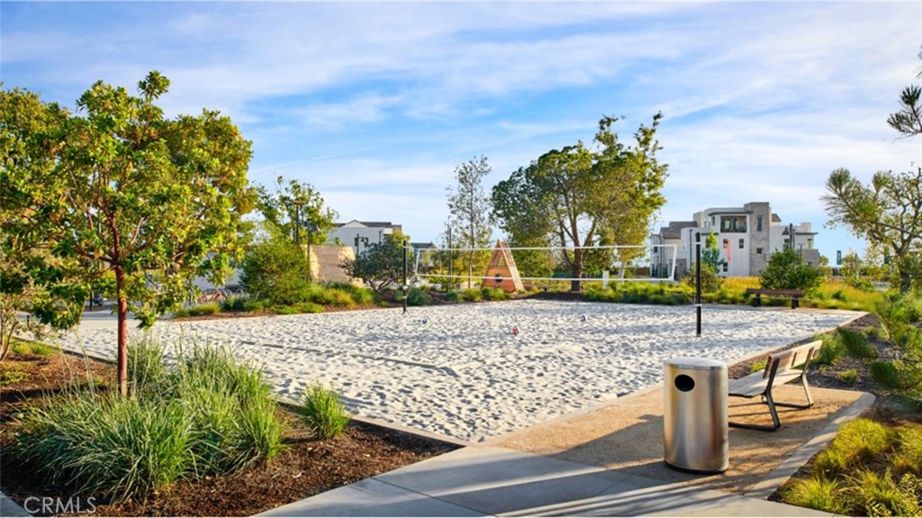 110 Seep Irvine, CA 92618 - Photo 28 of 33 a view of a basket ball ground