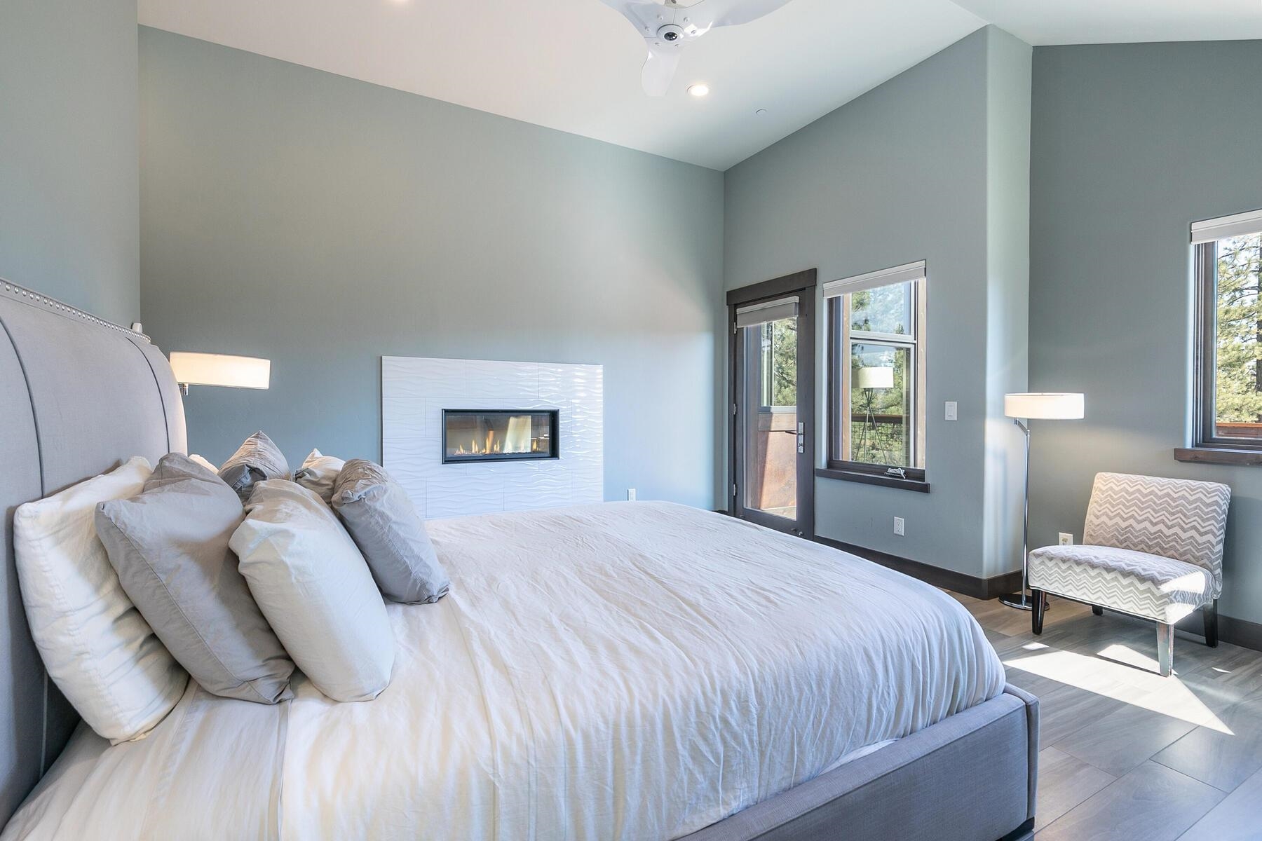 11863 Coburn Drive Truckee, CA 96161 - Photo 14 of 21 a bedroom with a bed and a couch