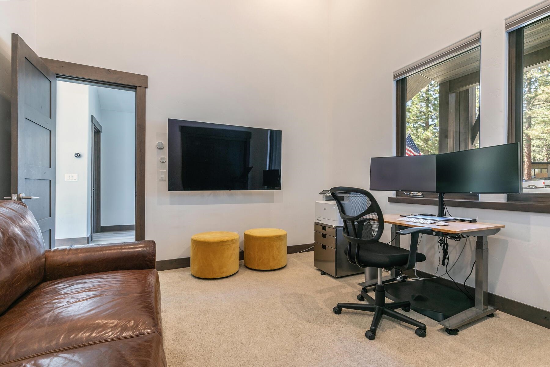 11863 Coburn Drive Truckee, CA 96161 - Photo 20 of 21 a view of a livingroom with workspace and a couch