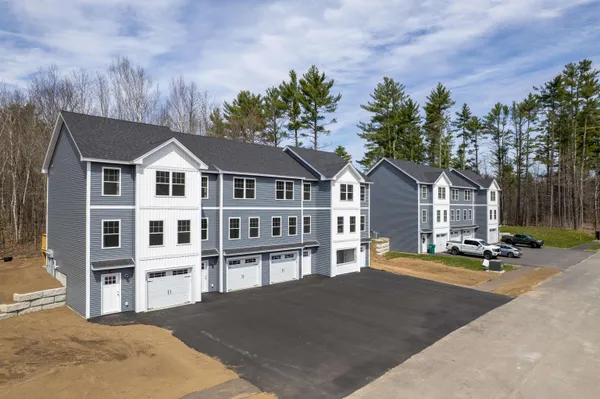 $424,900 | 10-D Lucky Lane, Unit 10D, Barrington, NH 03825