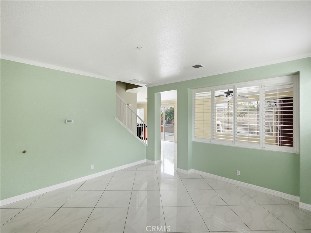 15689 Swan Road Fontana, CA 92337 - Photo 7 of 35 Living room