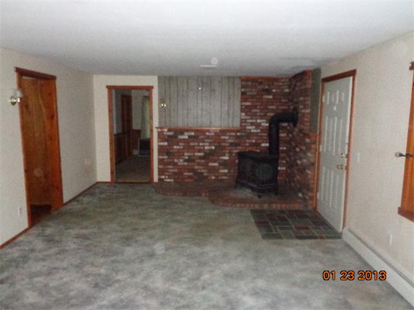 129 Fitchburg Road Townsend, MA 01469 - Photo 9 of 17