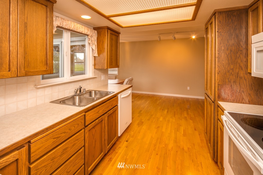 5683 Putnam Road Everson, WA 98247 - Photo 6 of 15