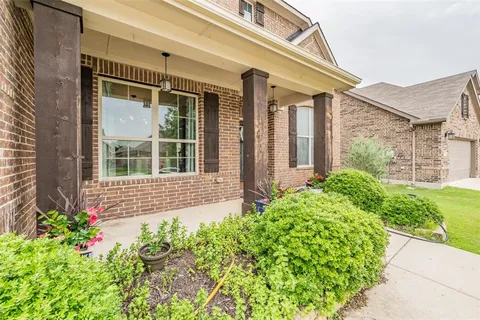 $530,000 | 1112 Mesa Crest Drive, Fort Worth, TX 76052