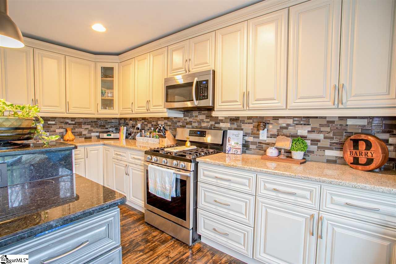 409 Foxcroft Road Greenville, SC 29615 - Photo 11 of 36 Gallery Image 11