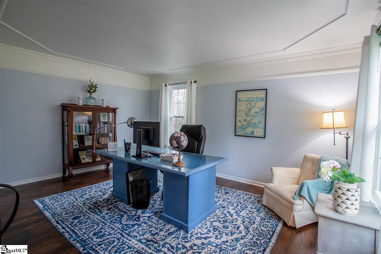 409 Foxcroft Road Greenville, SC 29615 - Photo 3 of 36 Gallery Image 3