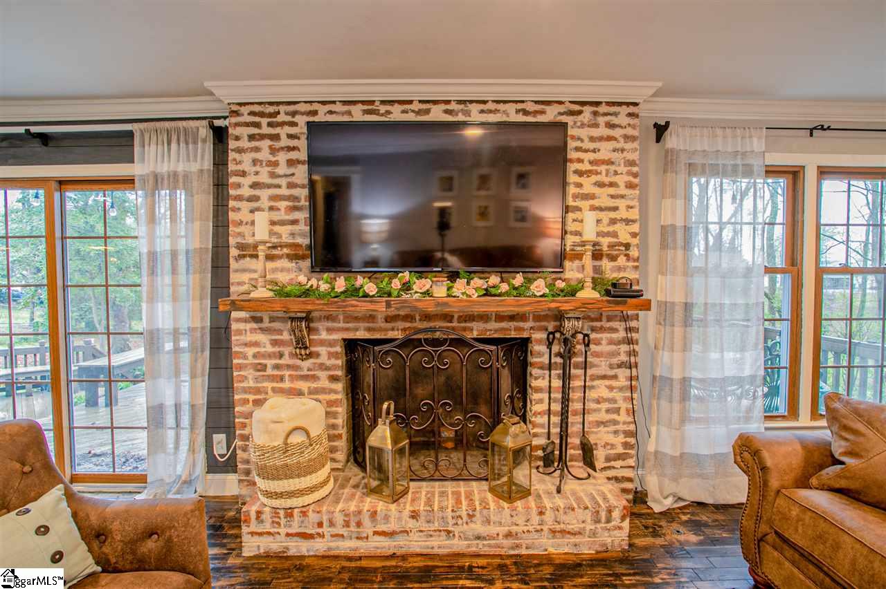 409 Foxcroft Road Greenville, SC 29615 - Photo 7 of 36 Gallery Image 7