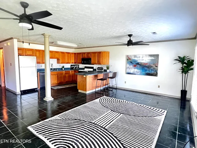 $2,200 | 3006 Brentwood Court, Kingston, TN 37763