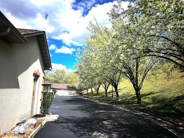 $2,200 | 3006 Brentwood Court, Kingston, TN 37763