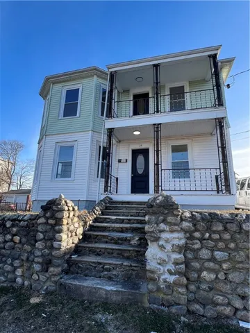 $1,825 | 34 Heroux Avenue, Unit 1, Woonsocket, RI 02895