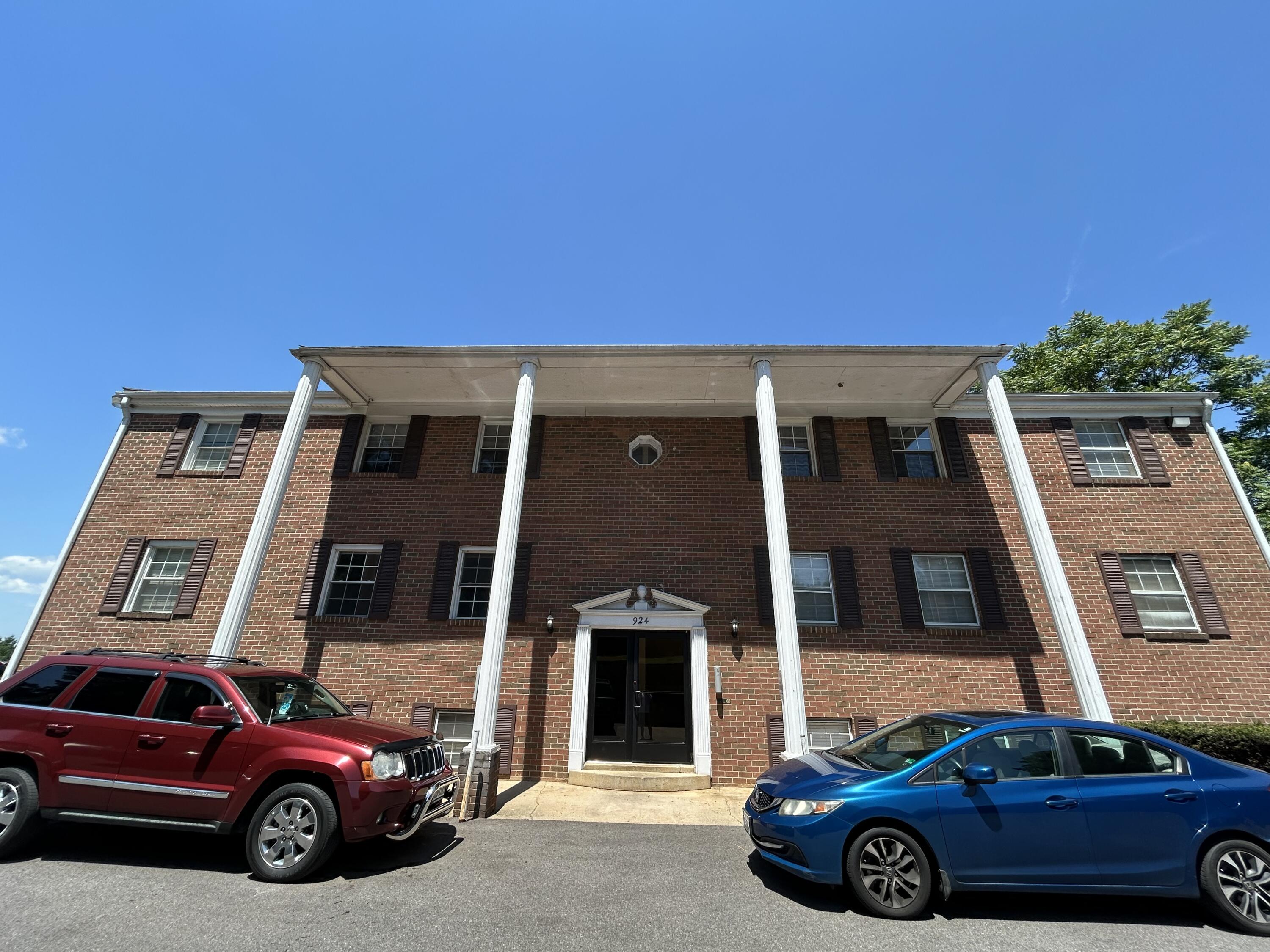 924 Mountain View Road, Unit 3 Vinton, VA 24179 - Photo 1 of 7 Mountain Veiw